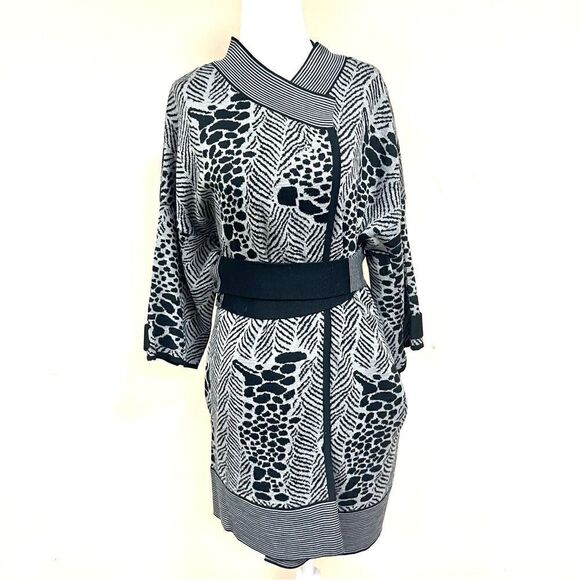 Wool wrap cardigan with belt.    Size S/M - Picture 1 of 7